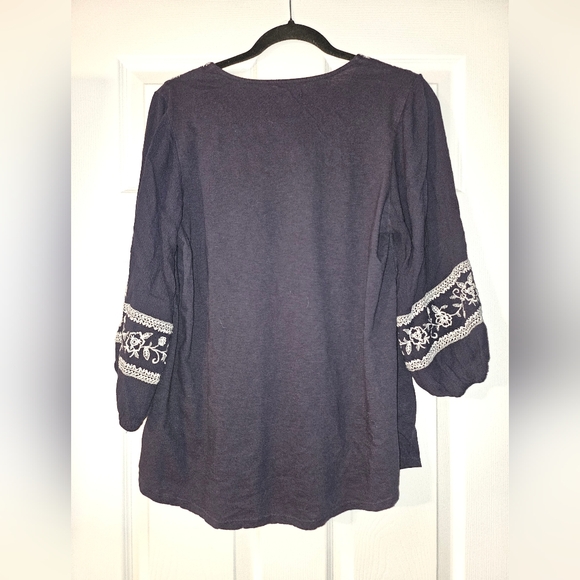 Black and white embroidered blouse, Size 10/12, Lane Bryant - Picture 2 of 5